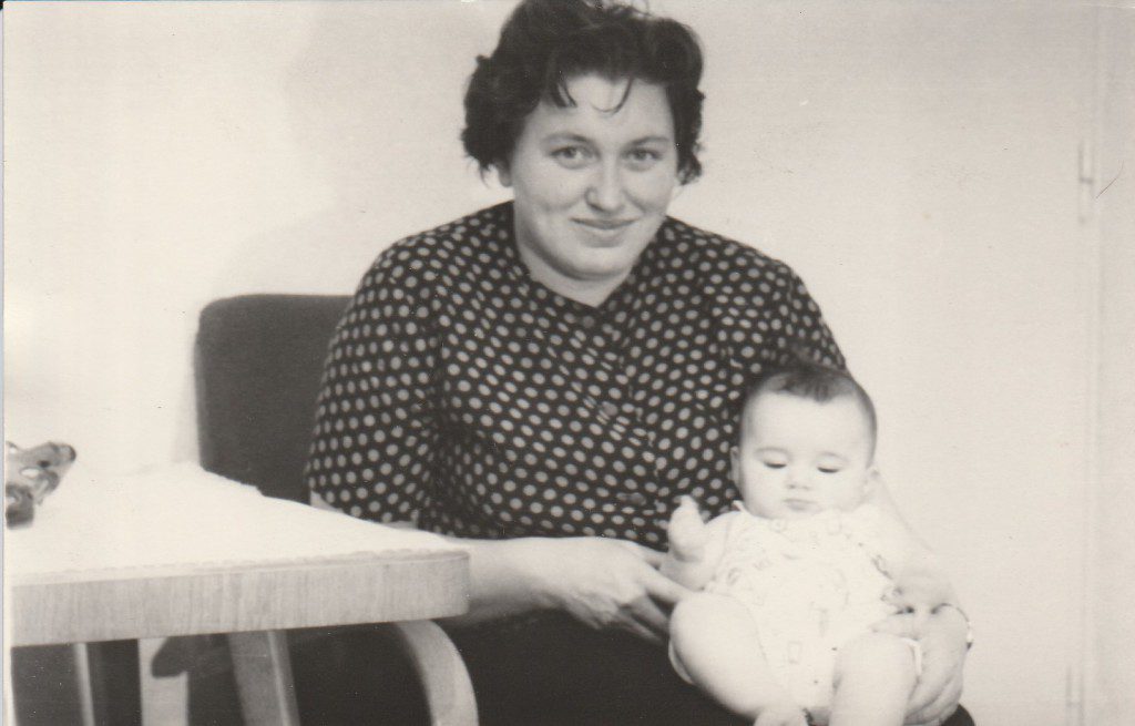 Danuta z synem 1957