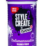 Isana Style 2 Create puder zwiększający objętość włosów o zapachu czerwonych jagód .