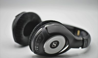 headphones 3683983 1920