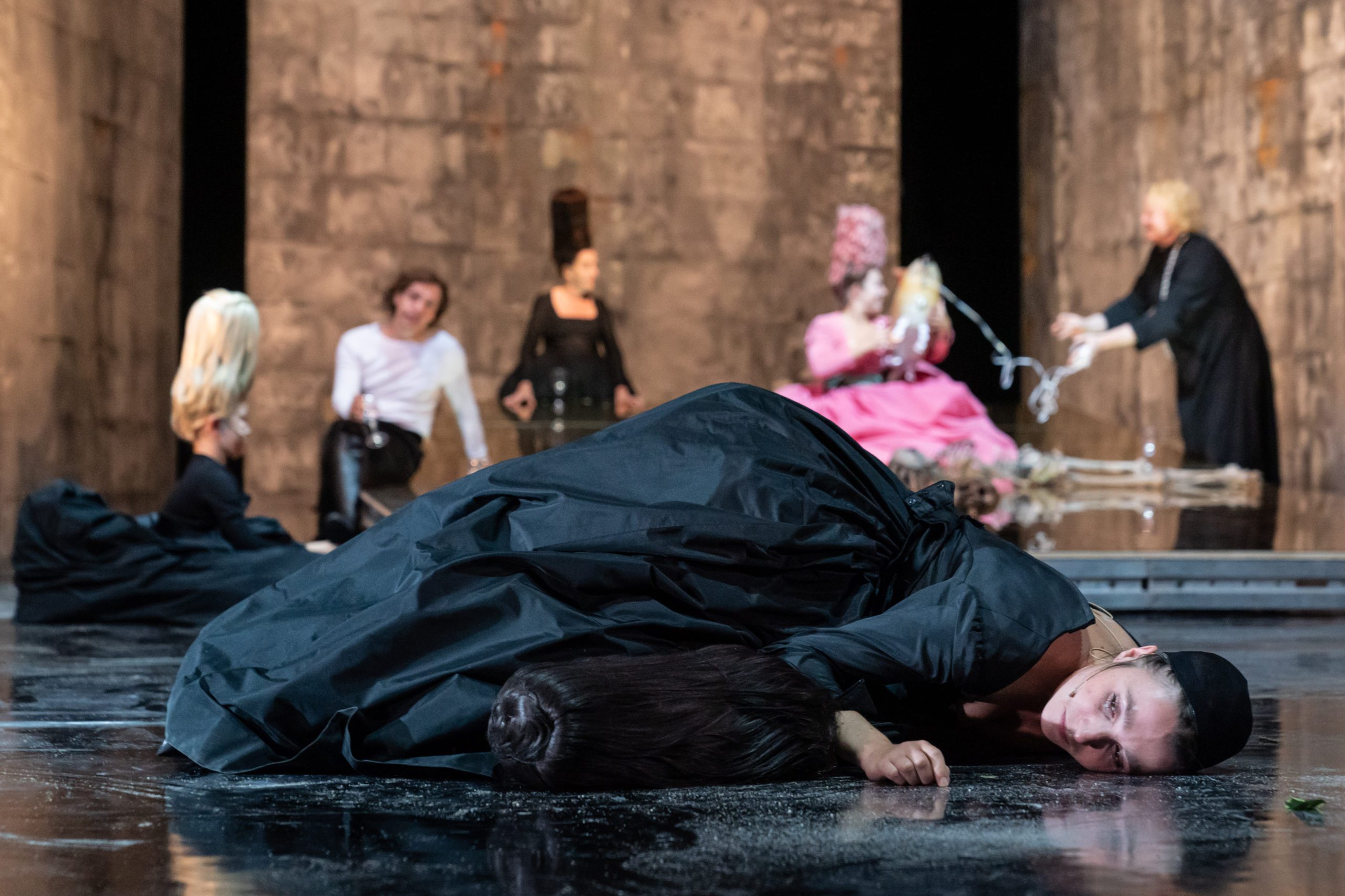 Premiera Ksiąg Jakubowych w reżyserii Eweliny Marciniak w Thalia Theater 31 3 fot. Krafft Angerer scaled